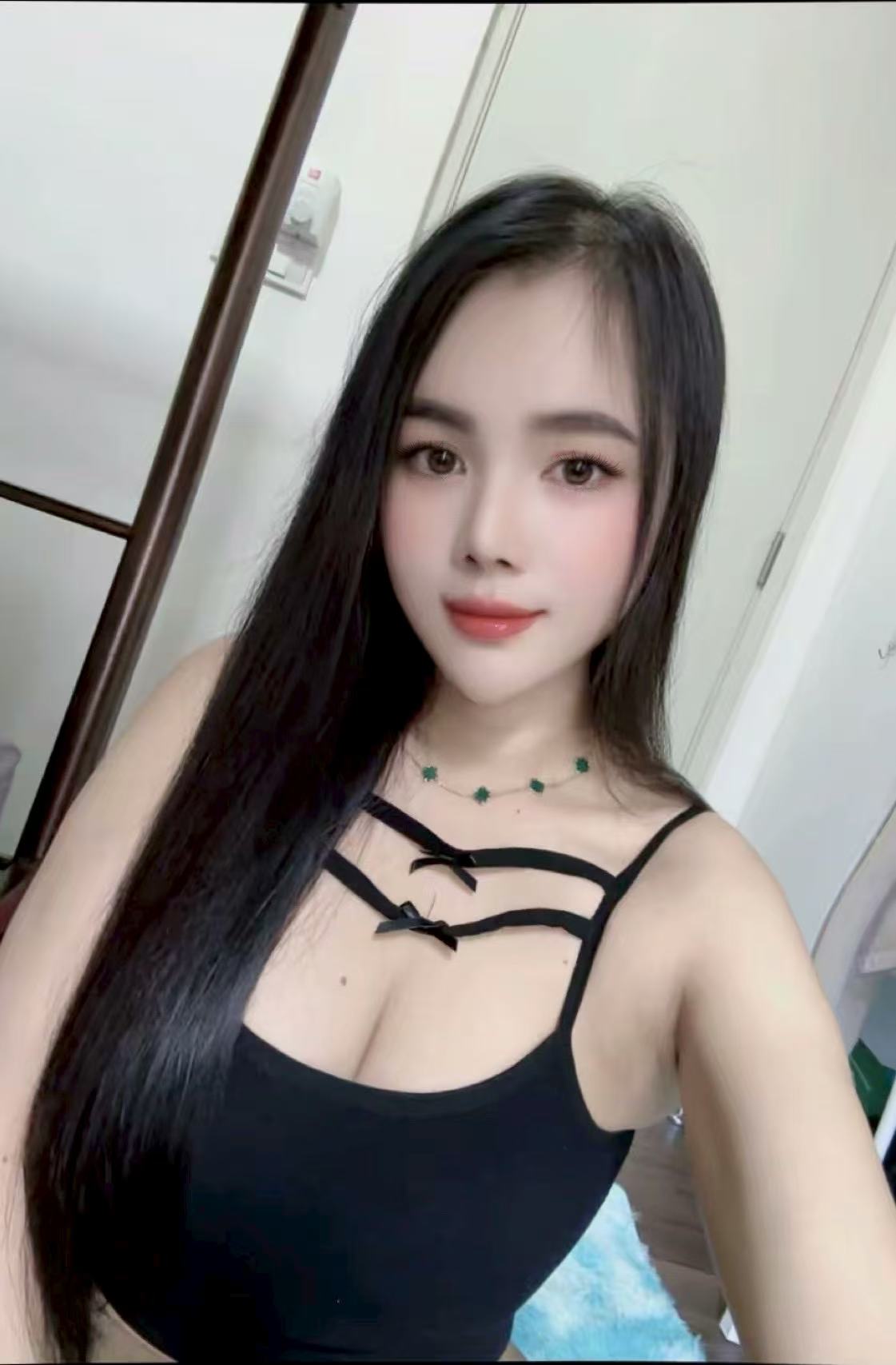 SA Crystal Hellen01.jpg