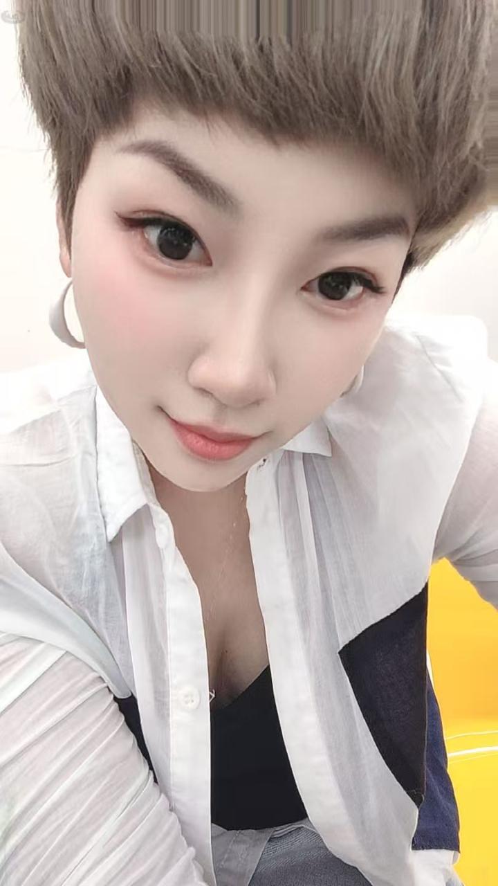 沙登Candy莹莹 (2).jpg